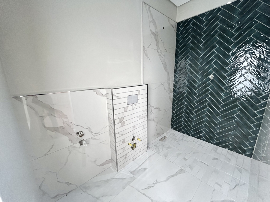 To Let 4 Bedroom Property for Rent in Sandown Western Cape